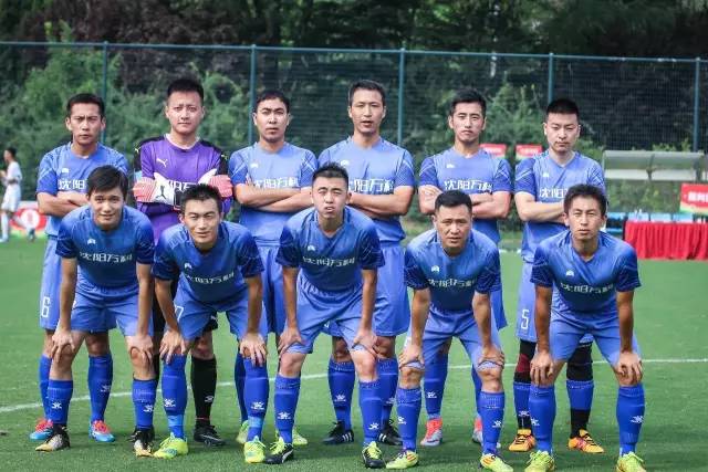 近五百名羽球女将西安过招 全民健身乐享运动之趣